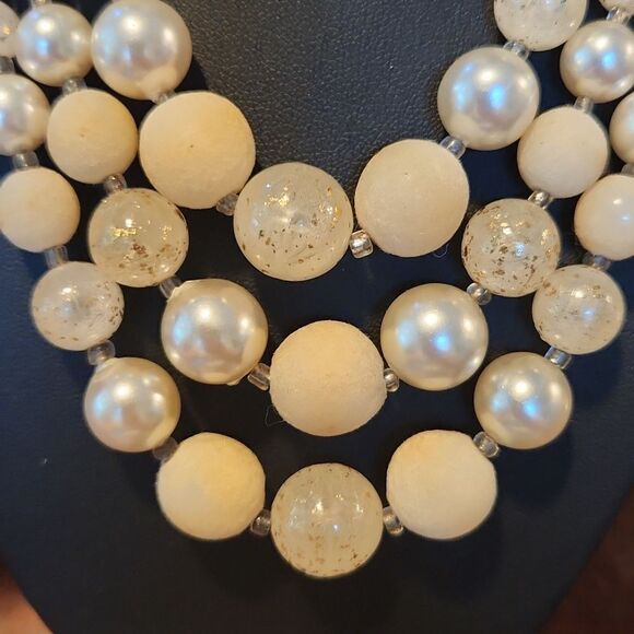 Vintage Japan three strand beaded necklace - Picture 3 of 6